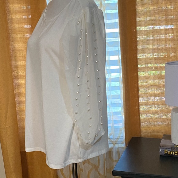 ⭐️🏷️SALE⭐️ New Madison Blouse with Sheer sleeves with pearls Size XL - Picture 4 of 9